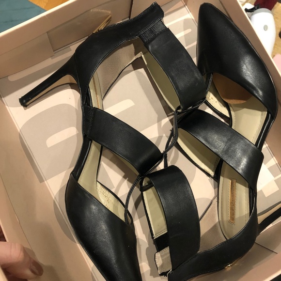 BCBG Generation Max Azria Ziggy Pointed Toe Heels - Picture 5 of 6